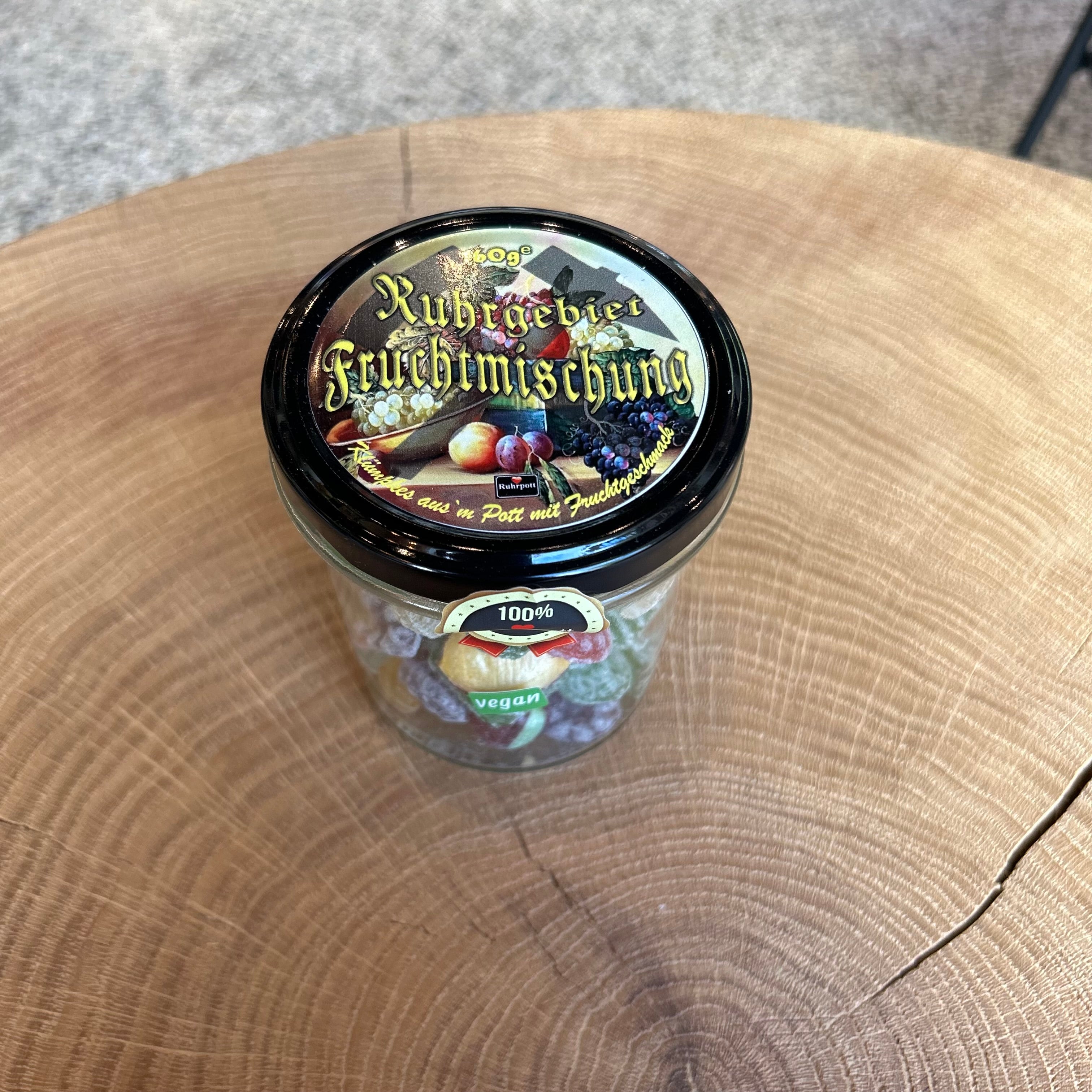 Fruchtmischung Bonbons im Glas – vegane Ruhrpott Bonbons in verschiedenen Fruchtsorten, 100 % Ruhrgebiet, bunte Süßigkeiten im wiederverwendbaren Glas.