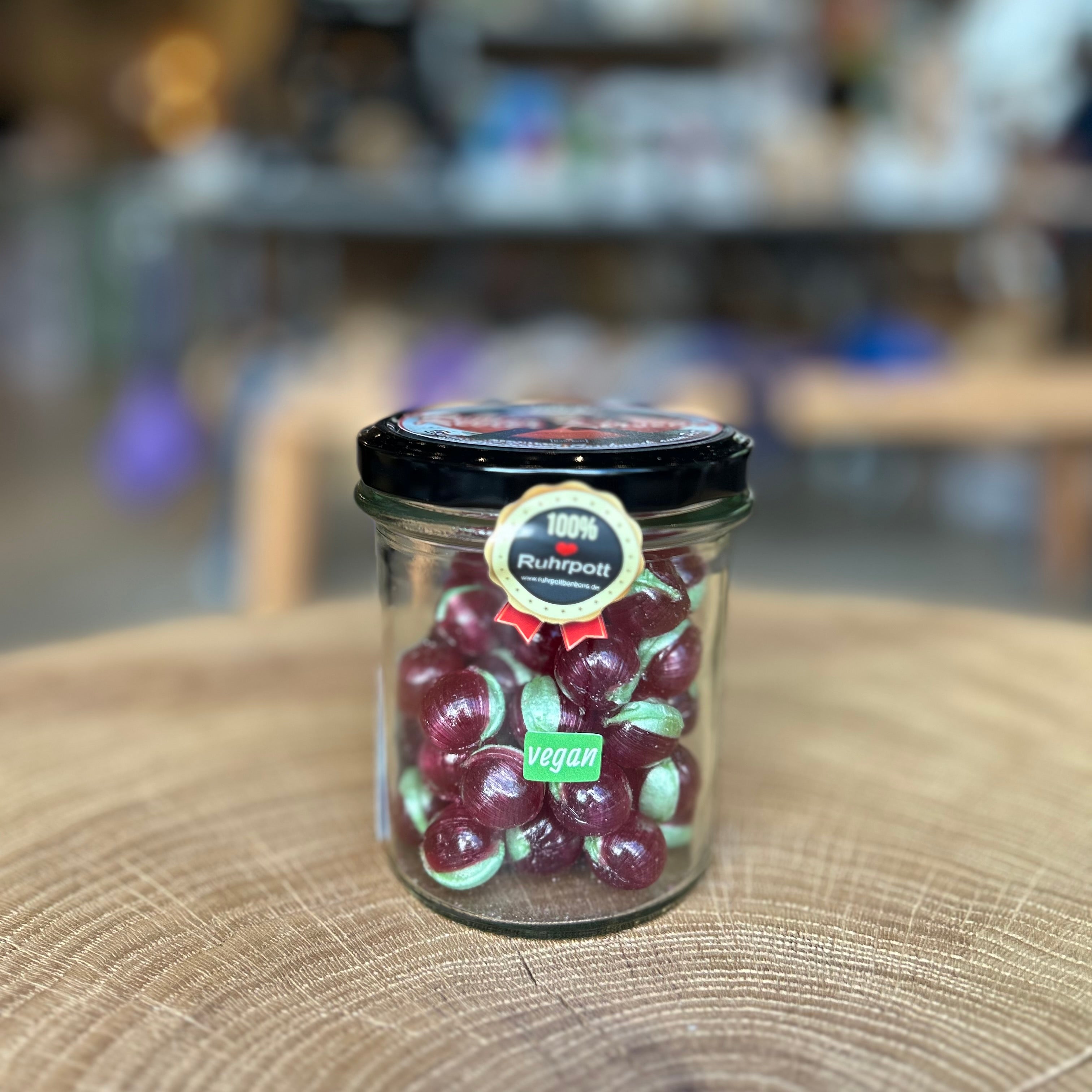 Revier Kirsche Bonbons im Glas – vegane Kirschbonbons aus dem Ruhrpott, 100 % Ruhrgebiet, fruchtig-süße Bonbons im wiederverwendbaren Glas