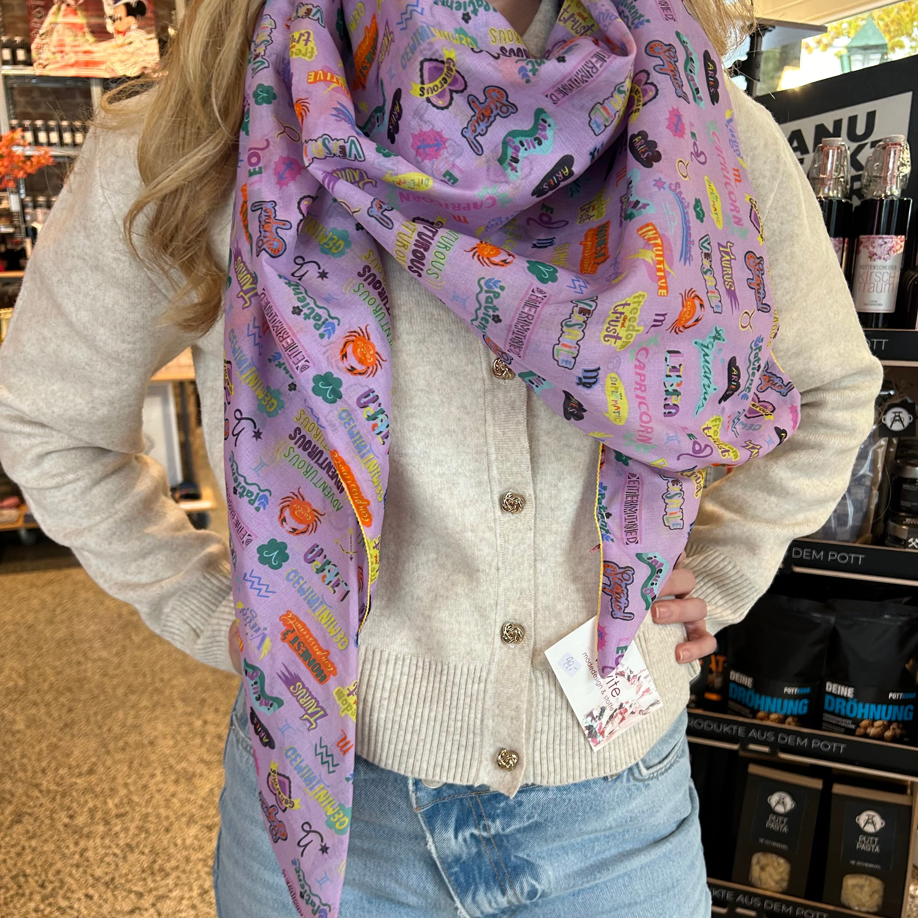 Bunte Damen-Tücher von Vavite in verschiedenen Designs und Farben – leichte, modische Accessoires aus hochwertigem Stoff, ideal als Halstuch, Schal oder modisches Highlight für jedes Outfit. Perfekt für Frühling, Sommer, Herbst und Winter.