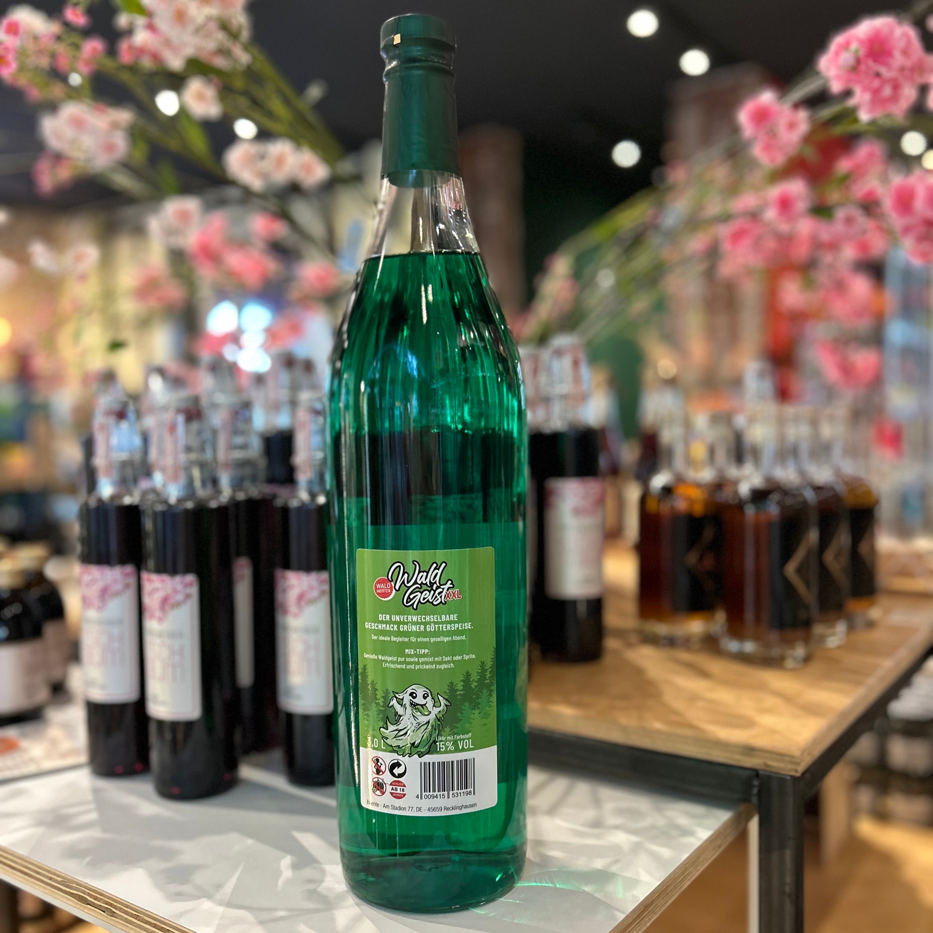 Wald Geist XXL Waldmeister Likör von Boente in 3,0 l Flasche – grüner Likör mit 15 % Vol., aromatischer Partylikör mit Waldmeister-Geschmack, ideal für große Feiern und Cocktails