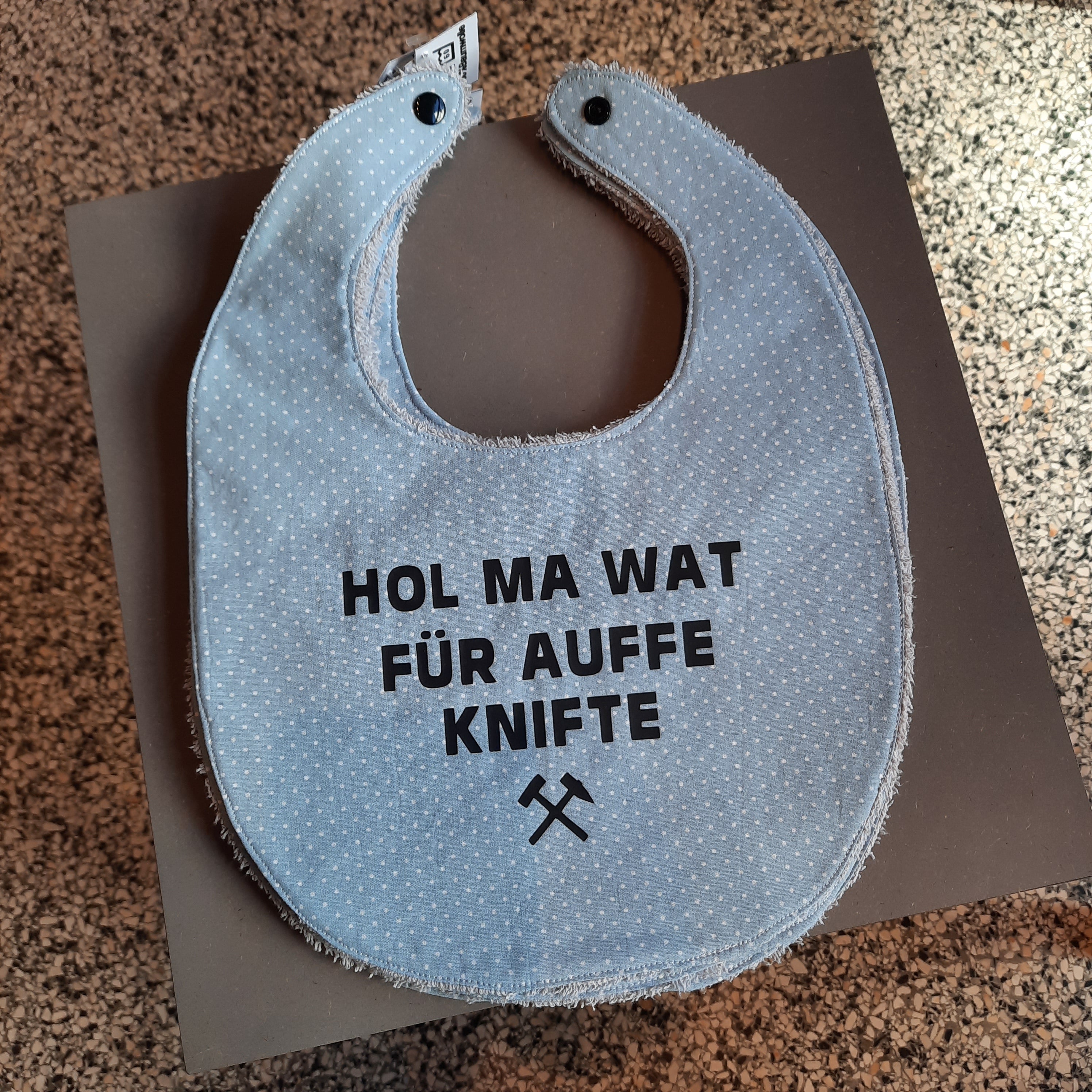 Lätzchen handgenäht 100% Baumwolle blau mit Ruhrpott-Spruch