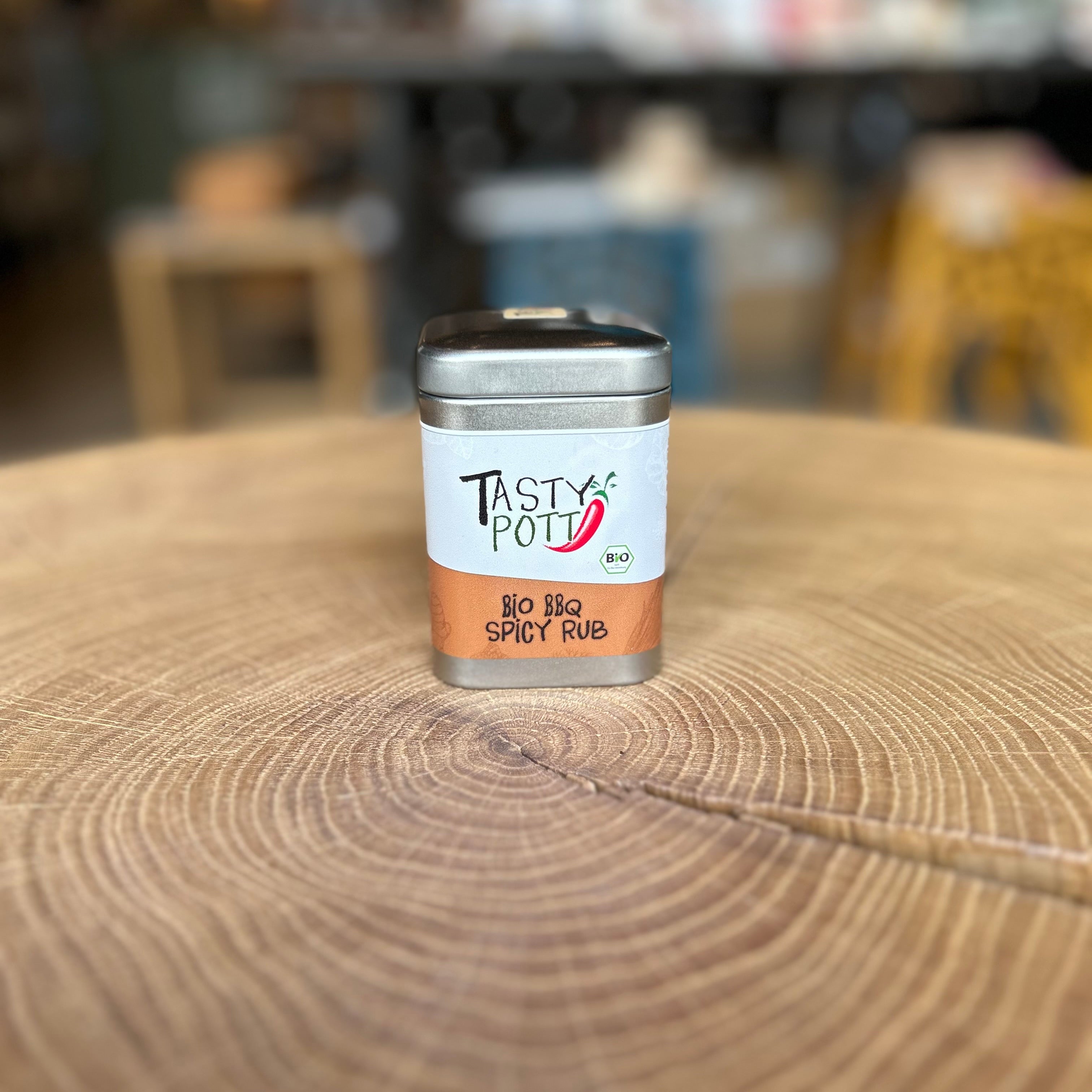 Tasty Pott Bio BBQ Spicy Rub in der Metalldose – würzige Bio BBQ Gewürzmischung zum Grillen und Würzen von Fleisch und Gemüse.