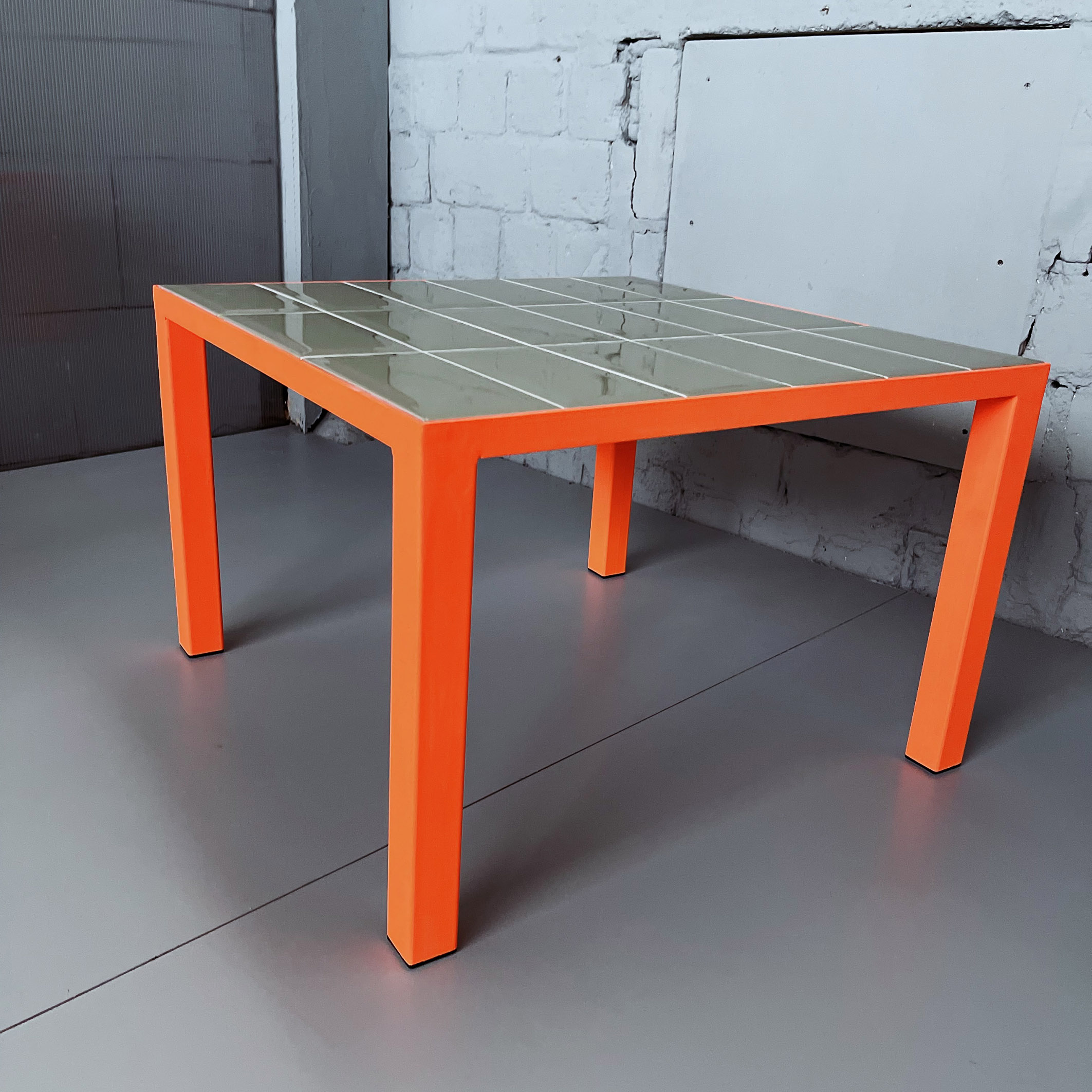 Fliesentisch_orange_2_Shop